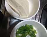 Hình bước làm 1 của món Canh kim chi ức gà gạo lứt ăn kèm rong biển (Eat clean)