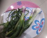 લીલી ડુંગળી અને સેવ ટામેટાનું શાક(Lili dungli-sev-tameta nu shak recipe in Gujarati) રેસીપી સ્ટેપ1ફોટો