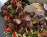Foto langkah ke 4 dari resep Tumis Ati Ampela & Putih Telur.