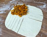عکس مرحله 8 از دستور پیراشکی گوشت و هویج (نان غذایی) (Meat & carrot pirozhki)