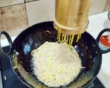 લસણ વાળી સેવ (Lasan Vali Sev Recipe In Gujarati) રેસીપી સ્ટેપ3ફોટો