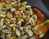 Foto langkah ke 3 dari resep Kerang Ijo Kupas Kuah Kuning.