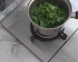 Foto langkah ke 2 dari resep Sayur bening kelor sederhana sat set ala bundanyazz.