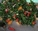 Foto langkah ke 5 dari resep Tumis Daun Pepaya Jepang feat Baby Teri 2022.