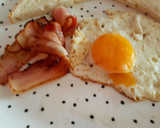 Foto del paso 4 de la receta: Bacon y huevo frito
