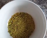 A picture of step 2 of Salmon pistacchio.