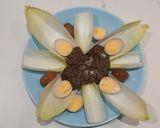 Foto del paso 3 de la receta Ensalada de Endivias con Caviar de Chía y Huevos en Escabeche