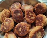 A picture of step 4 of Chena and Raw Banana Kofta curry.