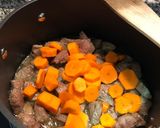 Foto del paso 1 de la receta: Estofado de ternera con patatas
