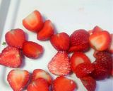 Foto langkah ke 2 dari resep Pudding Korean Strawberry Cheese.