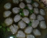 Foto langkah ke 3 dari resep Sup Bakso ayam simple.