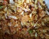 A picture of step 4 of Sookhi bhel.