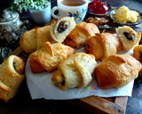 એગલેસ ચોકો નટી ક્રોસોં (Eggless Choco Nutty Croissant Recipe In Gujarati) રેસીપી સ્ટેપ11ફોટો