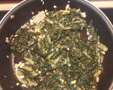 Foto del paso 3 de la receta: Hojaldre mixto con acelgas, atún y queso, y con atún y aceitunas