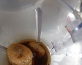 A picture of step 2 of Dried Fig smoothie.