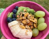 Foto del paso 4 de la receta: Yoghurt natural con frutas y granola