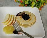 A picture of step 5 of Apple Pancake With Mulberry Topping.