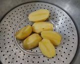 Foto langkah ke 1 dari resep Stick Kentang Maizena Simple.