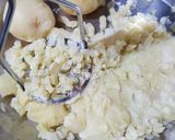 A picture of step 2 of Aloo ka Paratha.