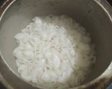 A picture of step 2 of Chinese Macaroni.