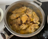 Foto del paso 2 de la receta: Pollo en salsa de pasas