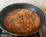 Foto del paso 3 de la receta: Magro de cerdo en salsa de tomate