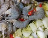 Foto langkah ke 2 dari resep Udang Saus Mentega ala Chinese Food.