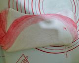 Foto langkah ke 6 dari resep 1.003. Ombre Japanese Milk Bread.