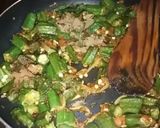 A picture of step 7 of Bhindi Fry.