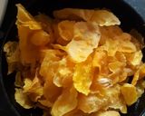 A picture of step 1 of Sookhi bhel.