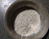 A picture of step 1 of Beans with Sesame Seeds.