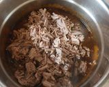 Foto del paso 3 de la receta: Carne de res en salsa de chile pasilla