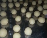 A picture of step 3 of Milk balls.