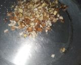A picture of step 4 of Maggi soup with roasted nuts and chicken 😋😋😋😋.