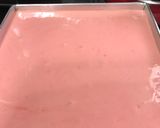 Foto langkah ke 4 dari resep Cake Potong Strawberry.
