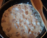 Foto del paso 4 de la receta: 91. Salchichas Bratwurst con champiñones en salsa
