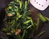 Foto langkah ke 7 dari resep Tumis Kangkung Bumbu Bawang.