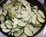 A picture of step 2 of Green Zucchini Fry.