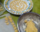 Foto langkah ke 5 dari resep Cracker/biskuit keju karamel.