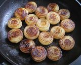 A picture of step 3 of Meltingly Soft Pan-fried Baby Onions.