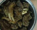 صورة لخطوة 2 من وصفة لحم وأرز على قدر البخار
