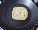A picture of step 4 of Aloo Pizza Square.