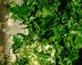 Foto del paso 1 de la receta: Hamburguesas de res con manzana y zanahoria