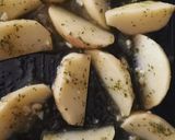 Foto langkah ke 2 dari resep Potato wedges oven / kentang panggang.