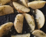 Foto langkah ke 2 dari resep Potato wedges oven / kentang panggang.