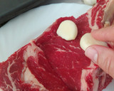 Foto del paso 2 de la receta: Ternera asada (falda, entrecot) a baja temperatura