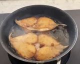 A picture of step 2 of Deep Fried Spanish mackerels with Fish Sauce & Pomelo Salad.