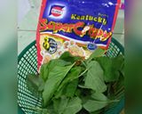 Foto langkah ke 1 dari resep Bayam crispy simple.
