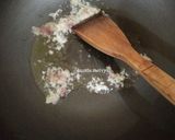 Foto langkah ke 1 dari resep Nasi Goreng Ayam Selimut Telur.