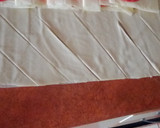 Foto del paso 3 de la receta: Trenza de hojaldre rellena de salami y queso